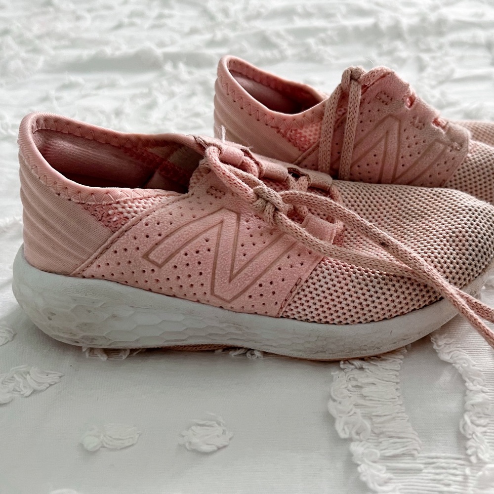 Girls New Balance Pink Tennis Shoes